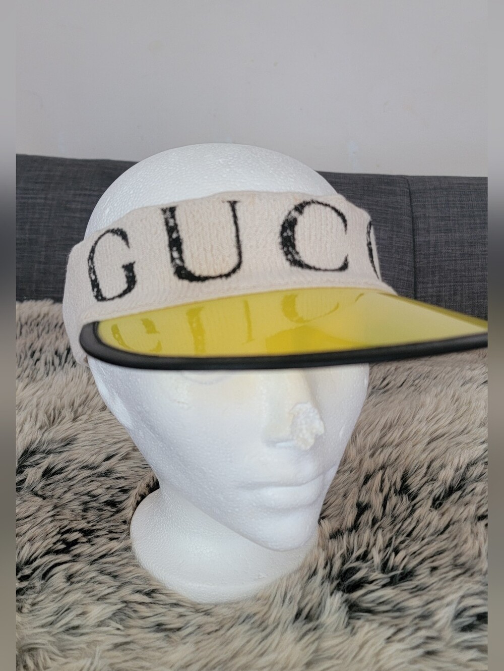 AUTHENTIC GUCCI SUN VISOR YELLOW WOMAN SIZE S.